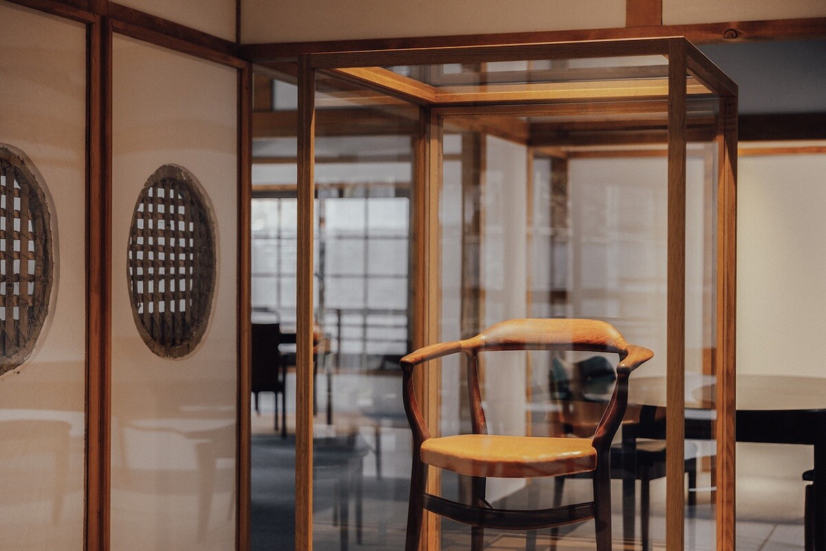 FJ 44 古巴桃花心木版本。