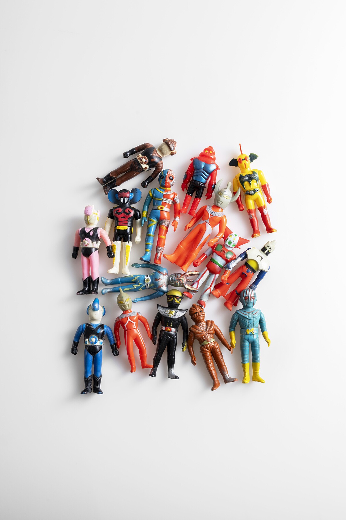 數不清的公仔玩具，NIGO私人珍藏。Assortment of superhero action figures, part of NIGO&rsquo;s personal collection featuring in NIGO: From Japan with Love at the Design Museum. Photo courtesy of NIGO.