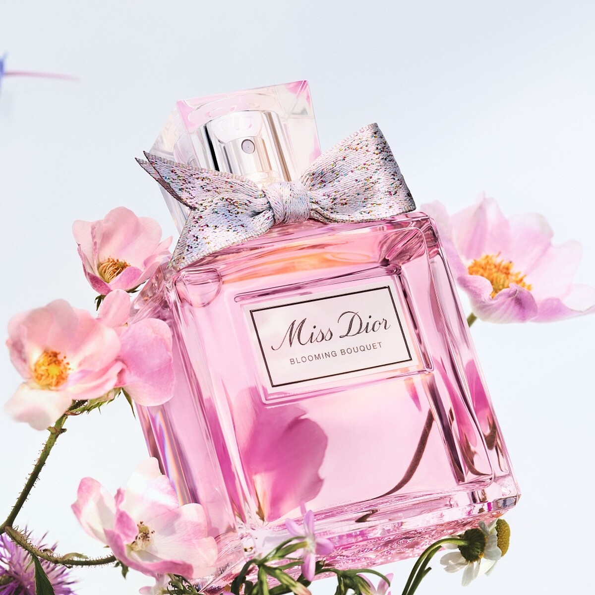 迪奧MISS DIOR花漾迪奧淡香水30ml，NT2,700、50ml，NT4,000、100ml，NT5,700、150ml，NT7,200