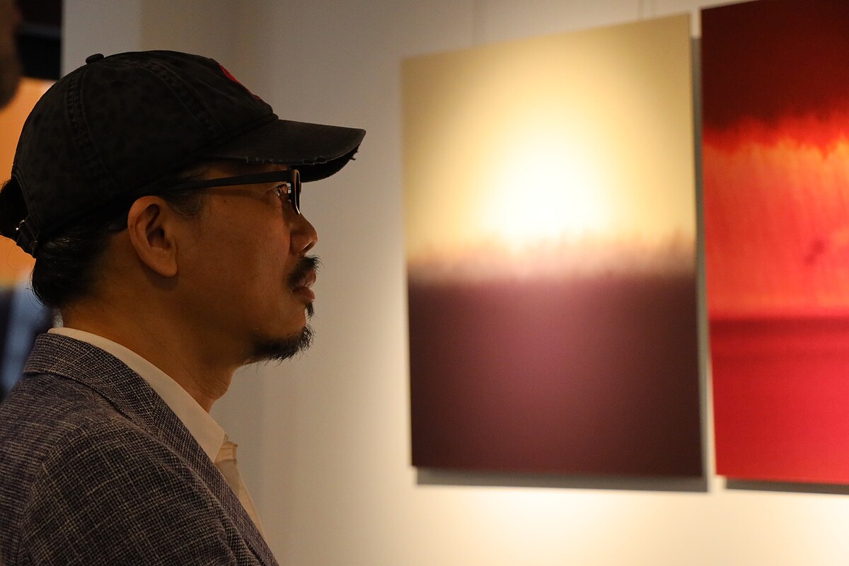 李國民高中同窗方文山前來支持展覽