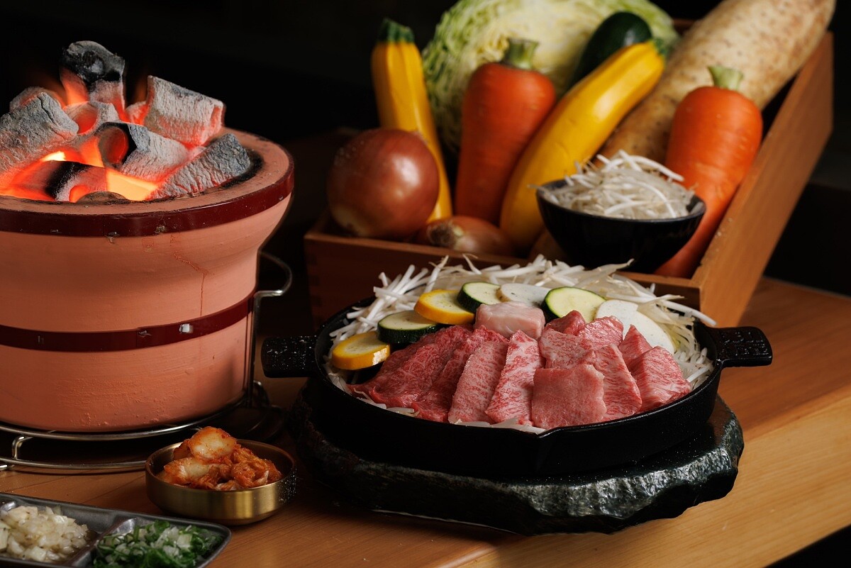 「A5和牛拼盤套餐」（NT698元）。