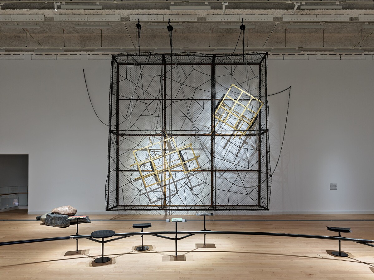 邱承宏，〈親愛的你們〉，2025。（新北市美術館提供，攝影：揅空間工作室） Chiu Chen-hung, Around Us, 2025. (Courtesy of NTCAM, Photo_ Studio Millspace)