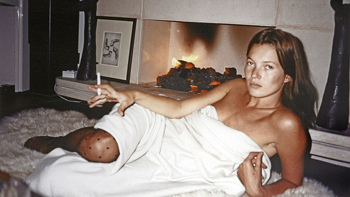 頂級攝影大師鏡頭下的她！解析 Kate Moss 獨樹一幟的詭異魅力與病態美感