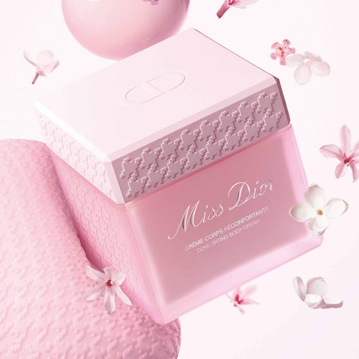 迪奧MISS DIOR花漾迪奧保濕身體霜情境圖。