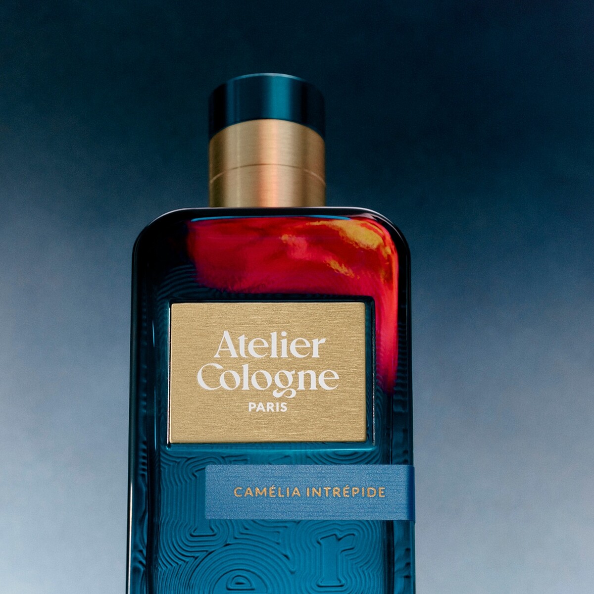 法國歐瓏Atelier Cologne茶花香頌淡香精30ml，NT5,200、100ml，NT9,200