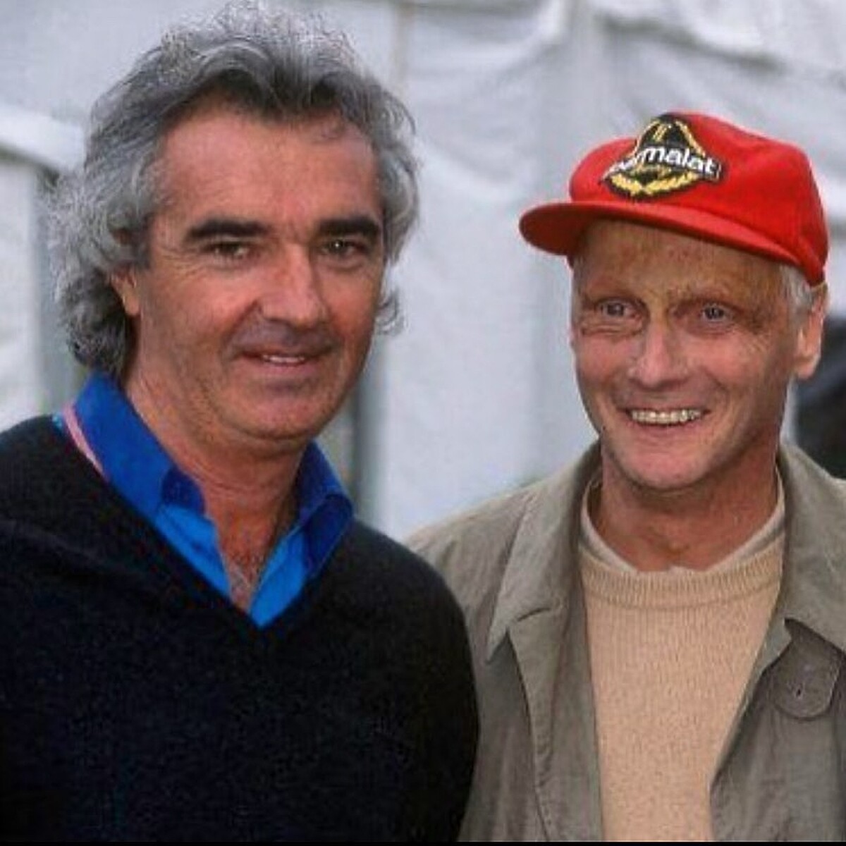作為賽道傳奇人物 Flavio Briatore 和 F1 不死車手 Nick Lauda 一樣英雄惜英雄。
