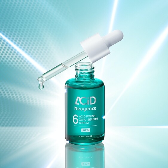 Neogence霓淨思ACID多酸拋光系列中的20% 6酸高光零油精華。