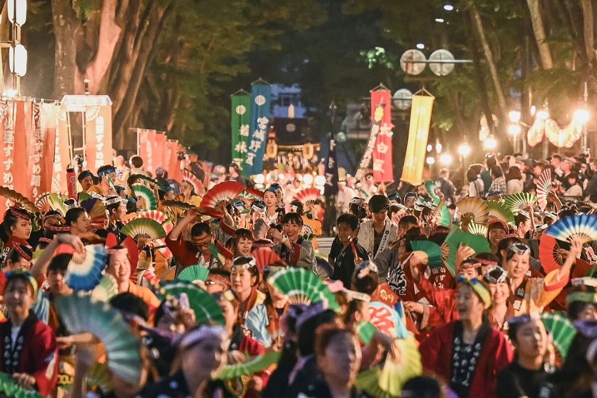 日本夏日的祭典是我們最熟悉的場景。