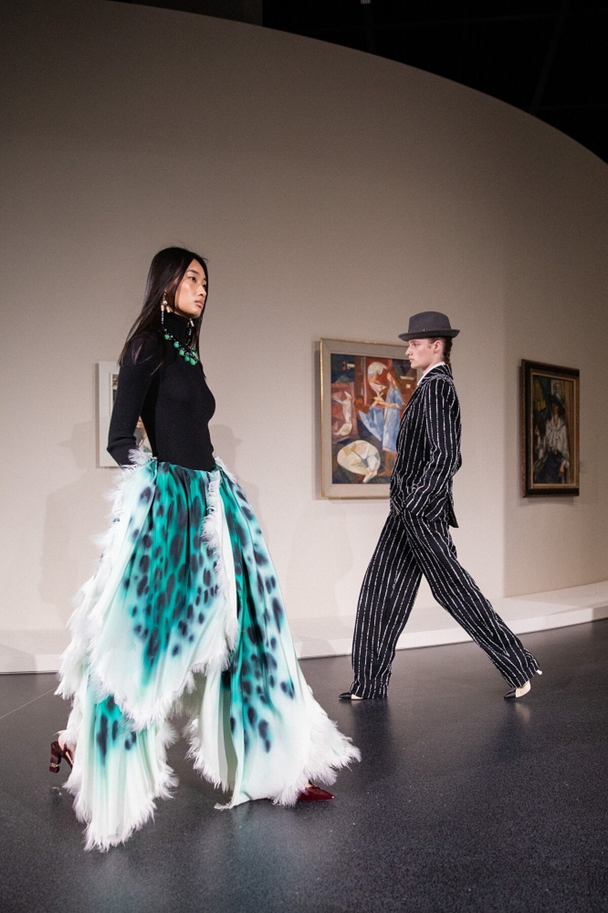 香奈兒 2026 Métiers d’art 工坊系列大秀系列。Artwork:© Suzanne Duchamp / Adagp, Paris, 2026