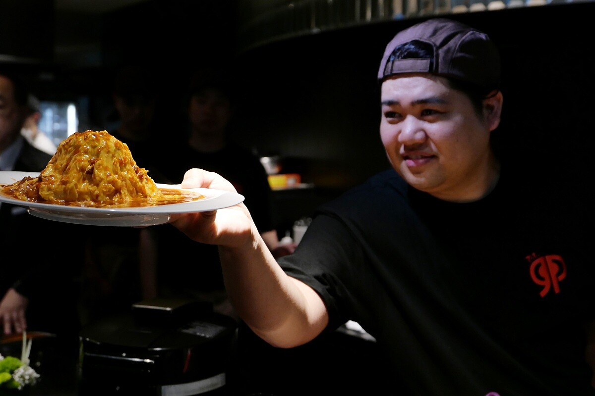 主廚神谷敢太帶領兩位日本員工即日起至6月21日期間在一樓 azie 餐廳親自坐鎮。