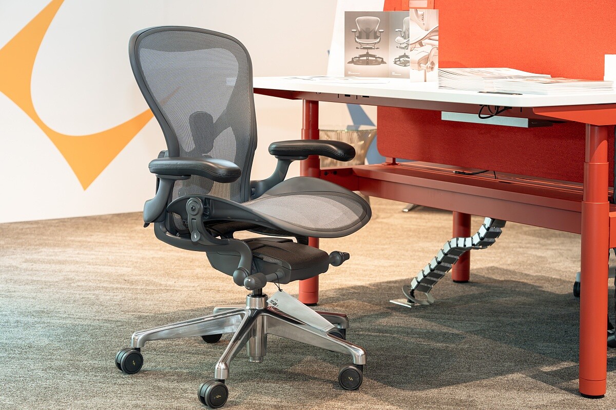  Aeron 的進化版本「Aeron ESD Chair」。
