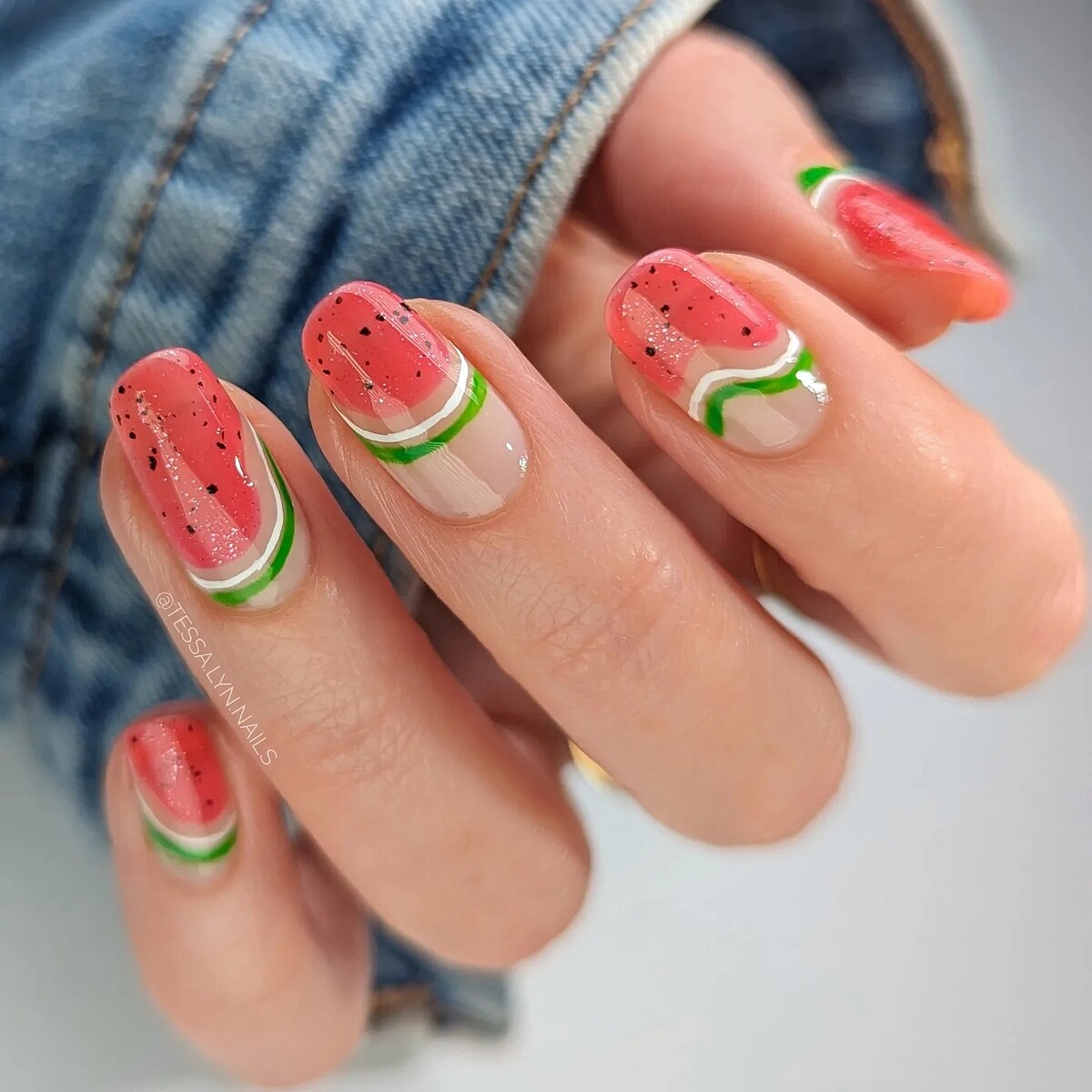 寫實西瓜美甲範本(Photo/IG@tessa.lyn.nails)