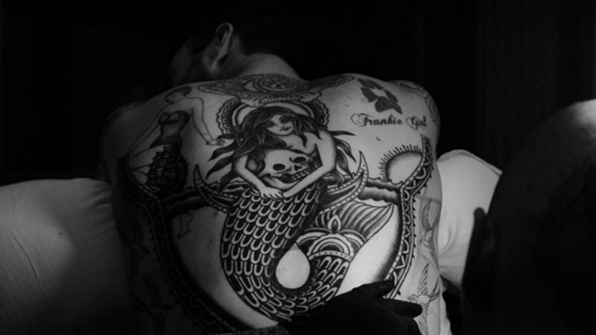 亞當李維刺青全紀錄!魔力紅主唱 Adam Levine 美人魚、玫瑰紋身一次看