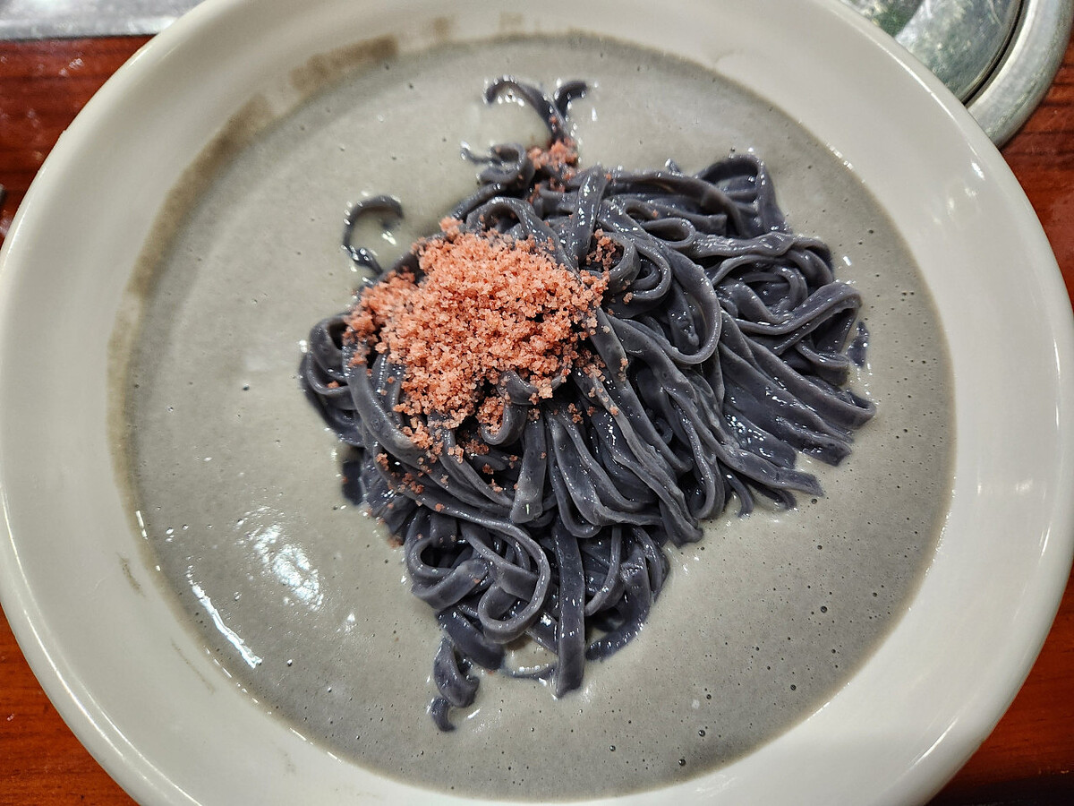 40年在地老店「李朝手工刀削麵」黑豆漿冷麵(Photo/翻攝自Naver Map)