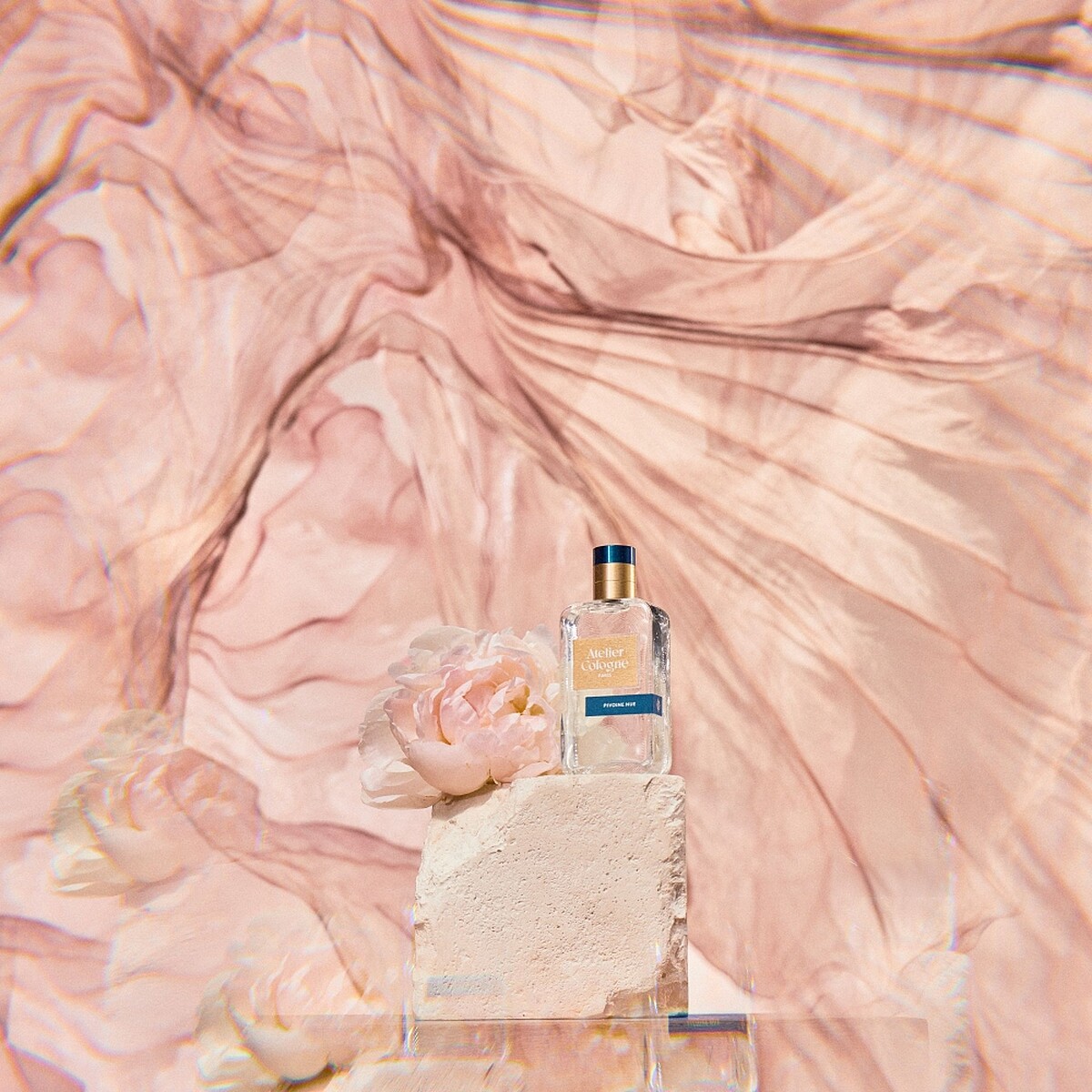 Atelier Cologne歐瓏無欲裸芍淡香精 Pivoine Nue形象圖。