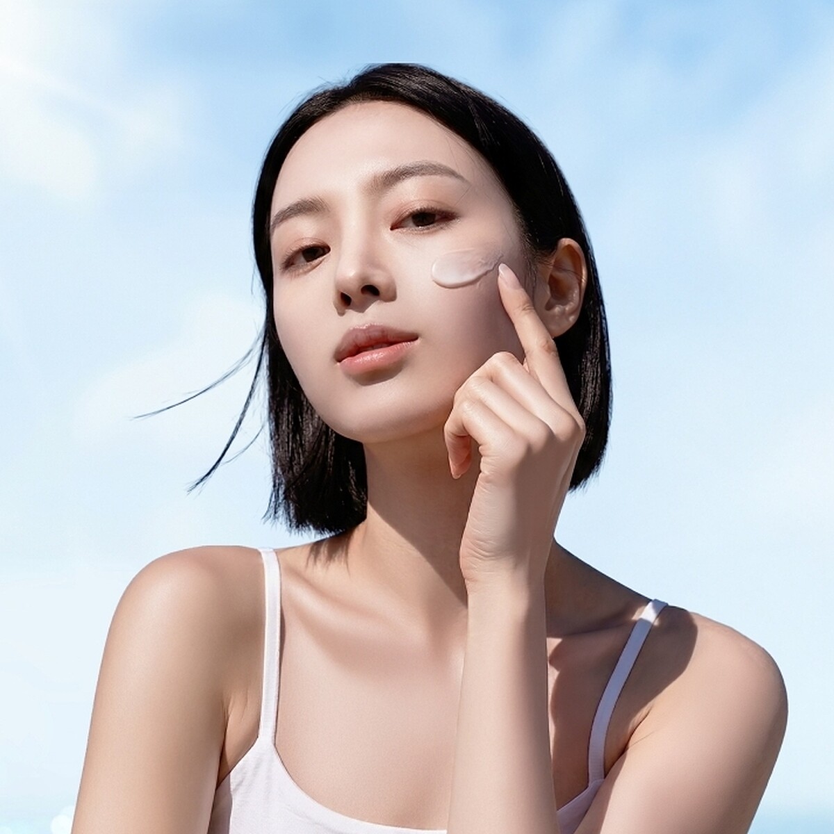 DR.WU輕透水感物理防曬液質地示意。