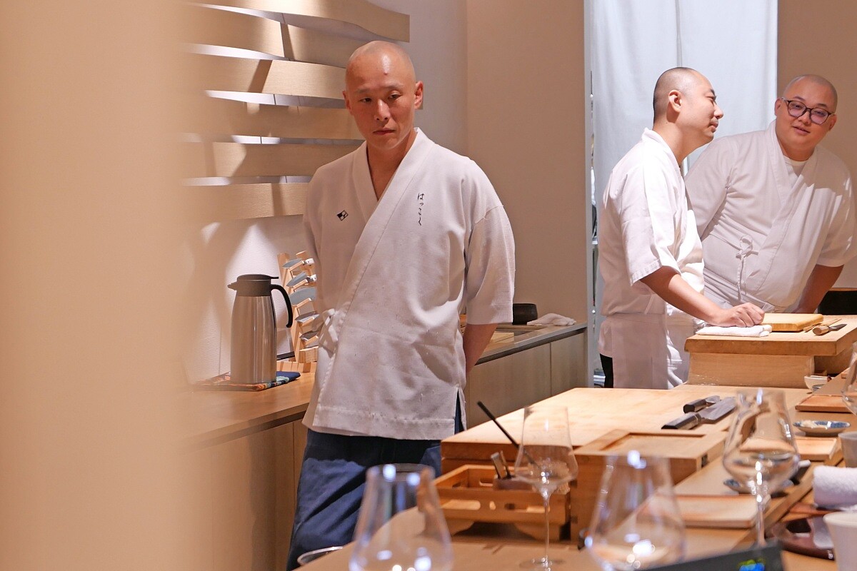 「Hakkoku」創辦人佐藤博之不是典型的料理人，職涯的起點也不在廚房。