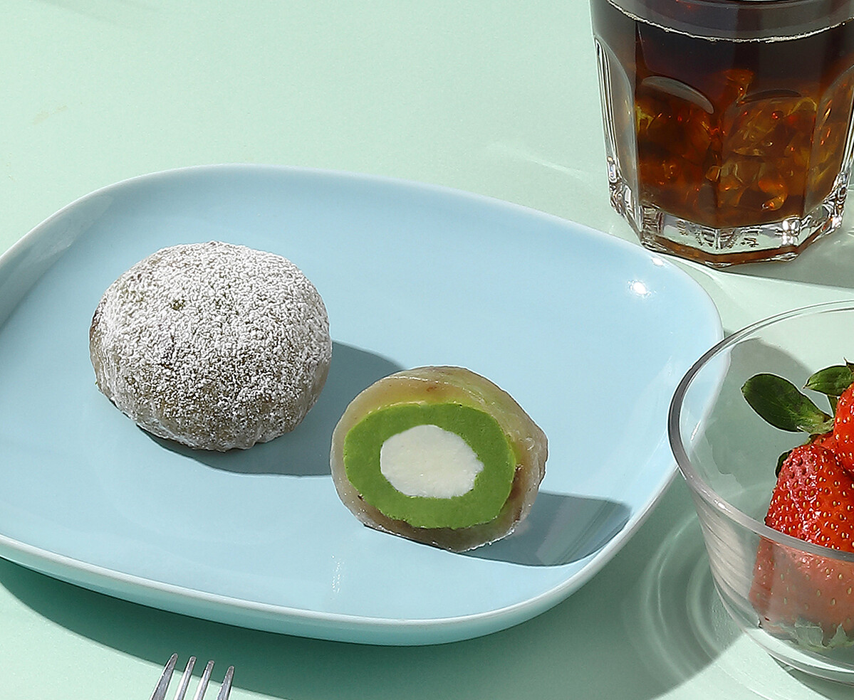 「紅豆抹茶煉乳星蕨餅」融合抹茶、紅豆與煉乳香氣,呈現細膩溫潤的日式甜點風味(圖片來源/星巴克提供)