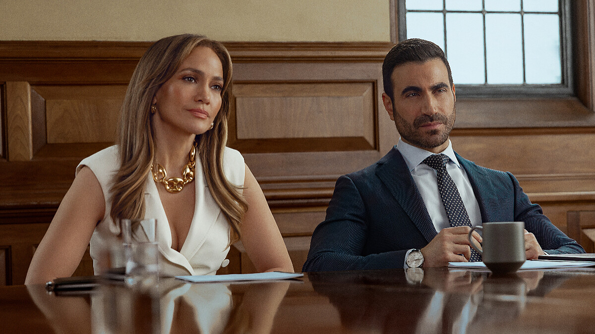 《同事以上戀人未滿》JLo 57歲逆天美貌空降Netflix奪冠!評價兩極掀戰:影評嫌老套、網友卻超愛的9個原因