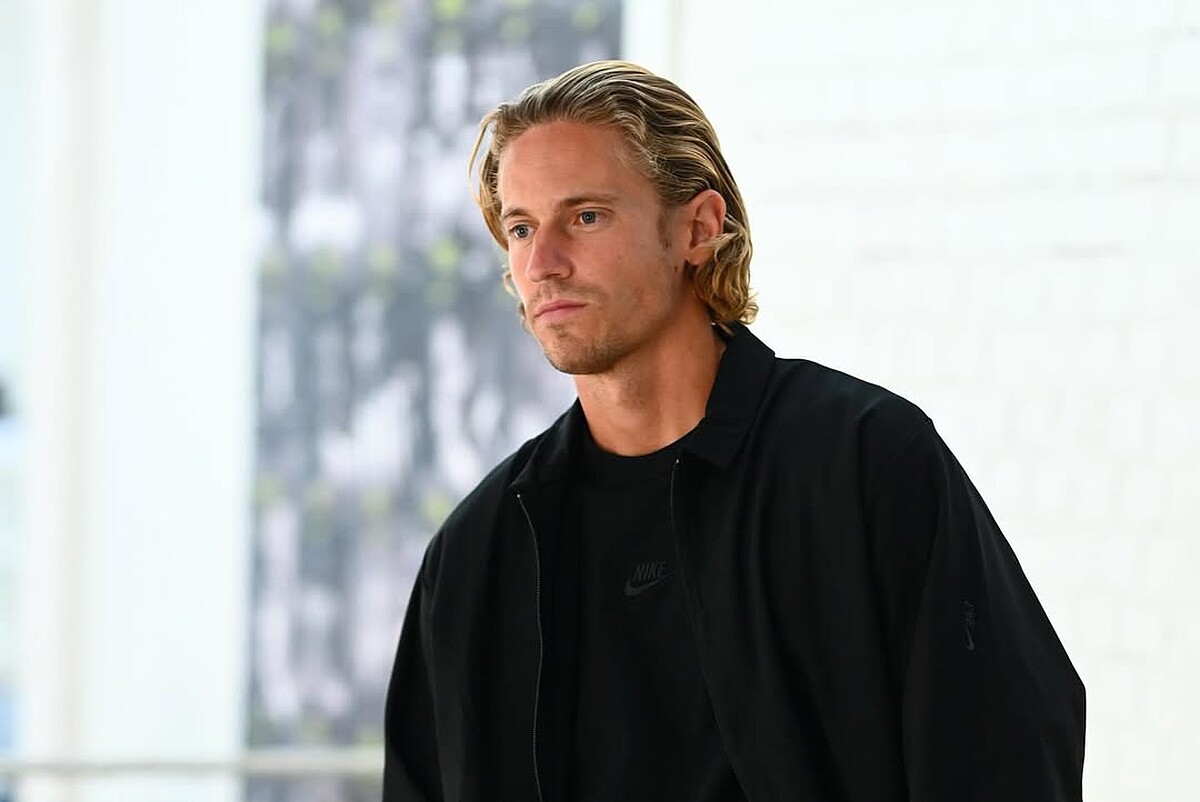 擁有健美身型的 Marcos Llorente ,舉手投足都展現型男魅力。