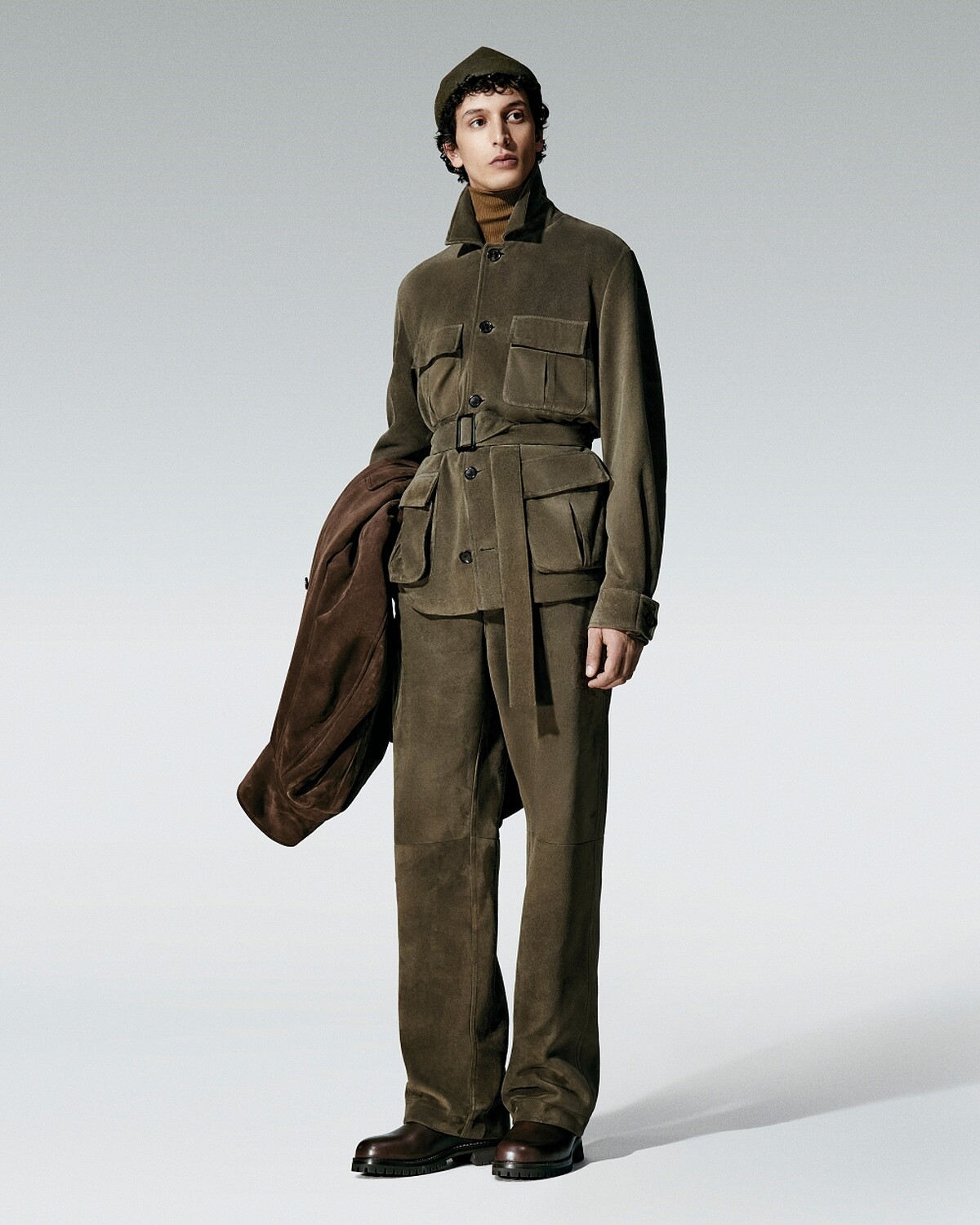 Loro Piana 重新詮釋多款經典外套。