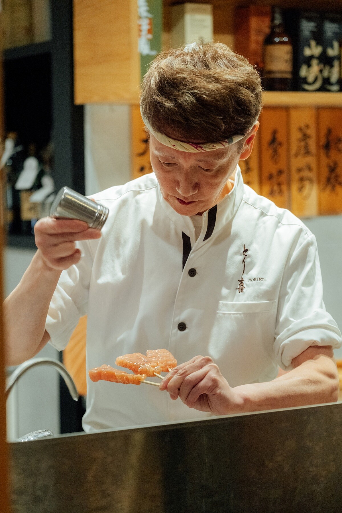 坂井康人是日本首位以燒鳥摘下米其林一星榮譽的料理職人。