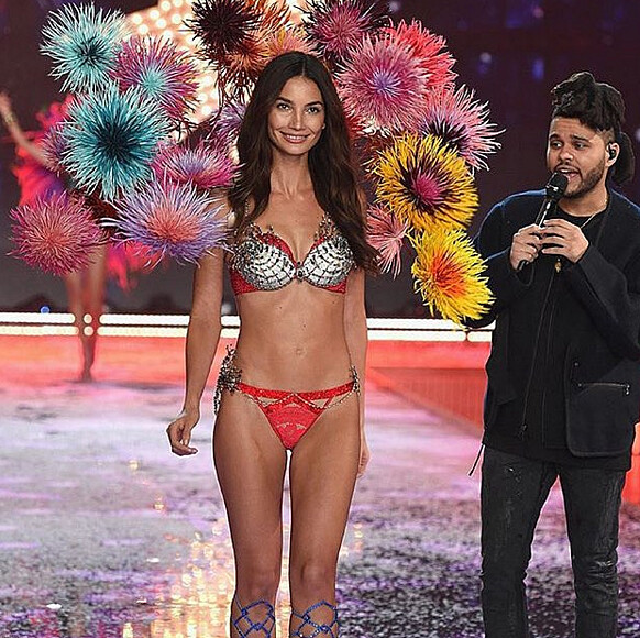 Lily Aldridge 配戴 200 萬美元 Fantasy Bra 走 2015 維多利亞的秘密大秀