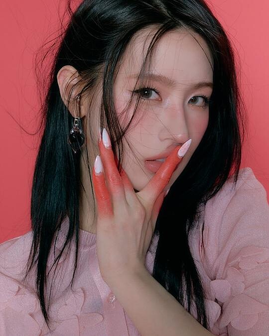 薇娟 (MIYEON) 宣傳照(CUBE Entertainment 提供).JPG