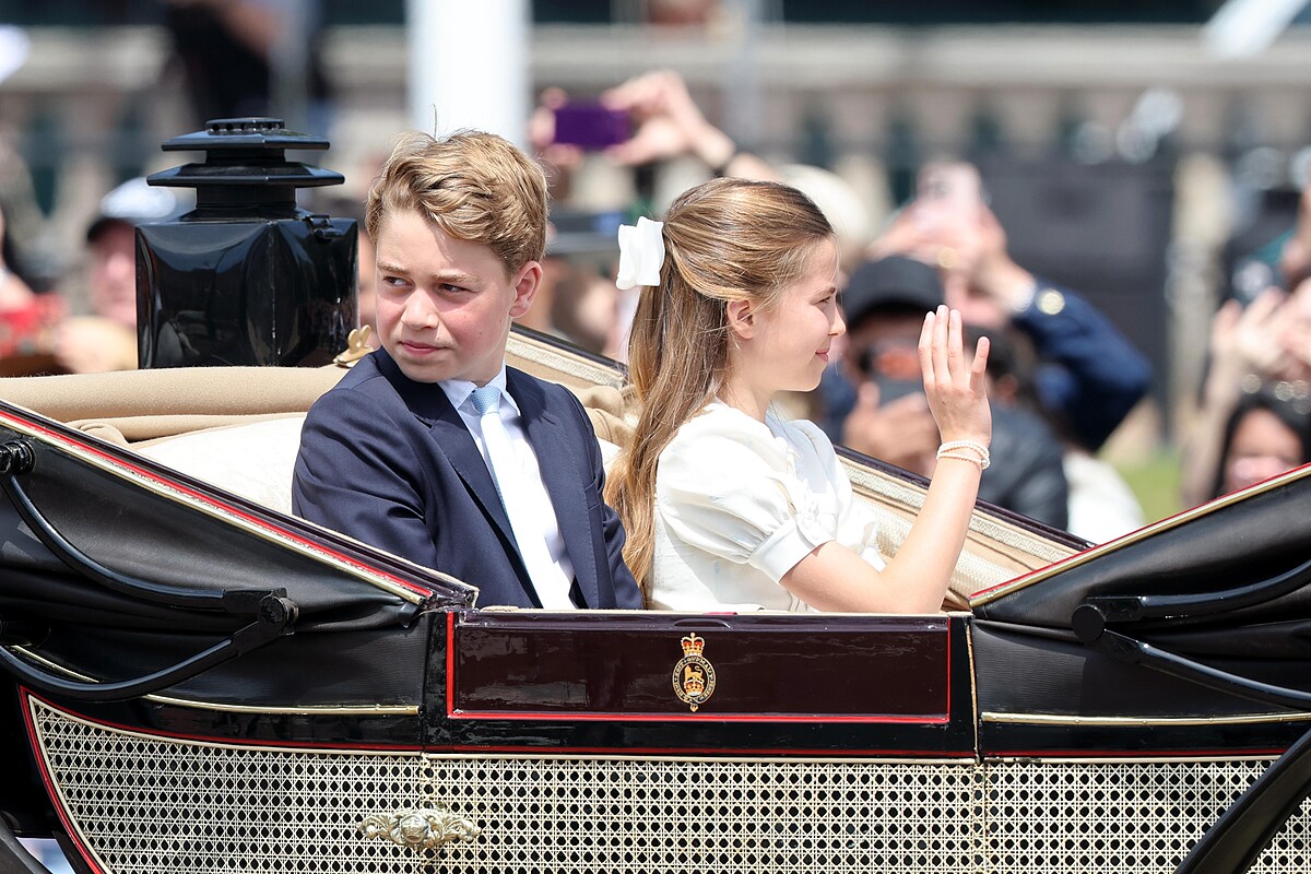 2026年「皇家軍隊閱兵儀式」（Trooping the Colour） 英國倫敦&mdash;6月13日：2026年6月13日，威爾斯喬治王子與威爾斯夏洛特公主在倫敦出席「皇家軍隊閱兵儀式」。這是一場慶祝英國君主官方誕辰的儀式性閱兵活動。該活動匯集了來自皇家衛隊（Household Division）和國王皇家騎砲兵團（King's Troop Royal Horse Artillery）的1400多名士兵，其中包括來自聯合軍樂團（Massed Bands）的400多名樂手。 （圖片來源：Chris Jackson／Getty Images）