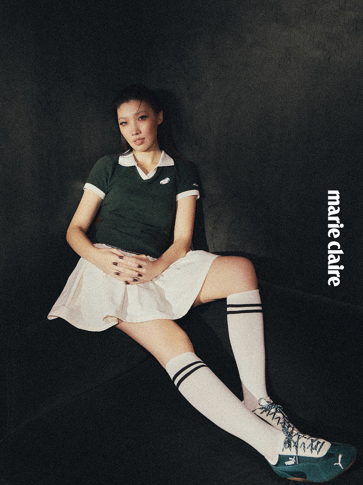 MondaySleepingClub 系列短袖 Polo 衫、MondaySleepingClub 系列百褶短裙、SpeedcatMondaySleeping Club運動鞋，all by PUMA。