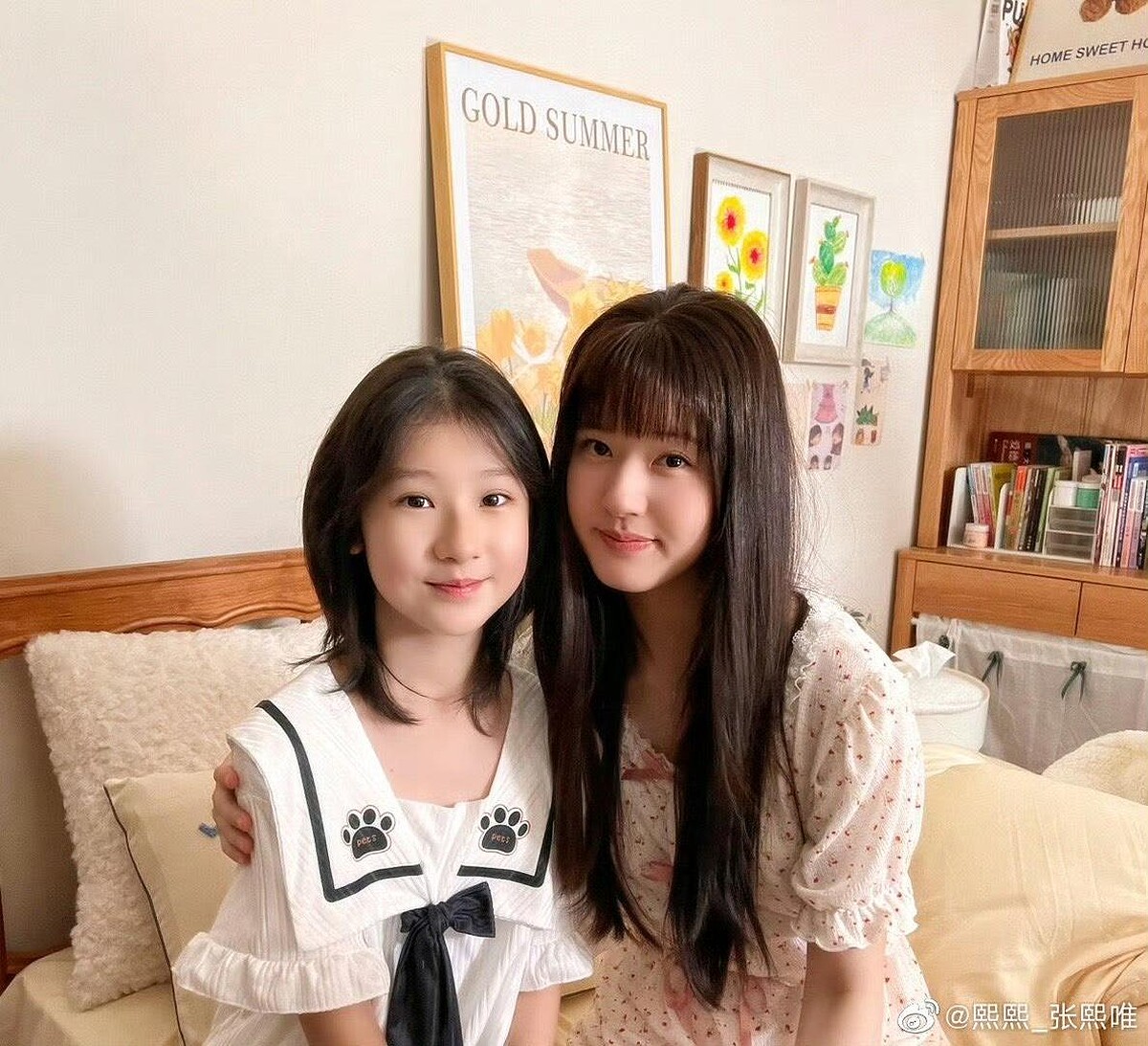 張熙唯在《偷偷藏不住》演趙露思小時候，與男主角陳哲遠對戲也很自然。