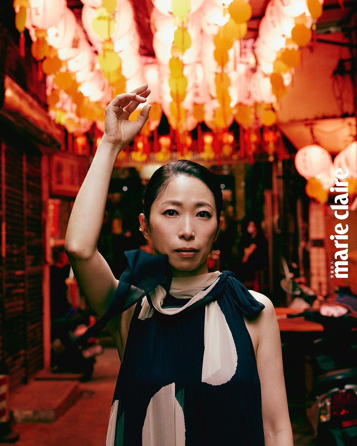 絲質波點洋裝,Max Mara。攝影/Weslie Wei