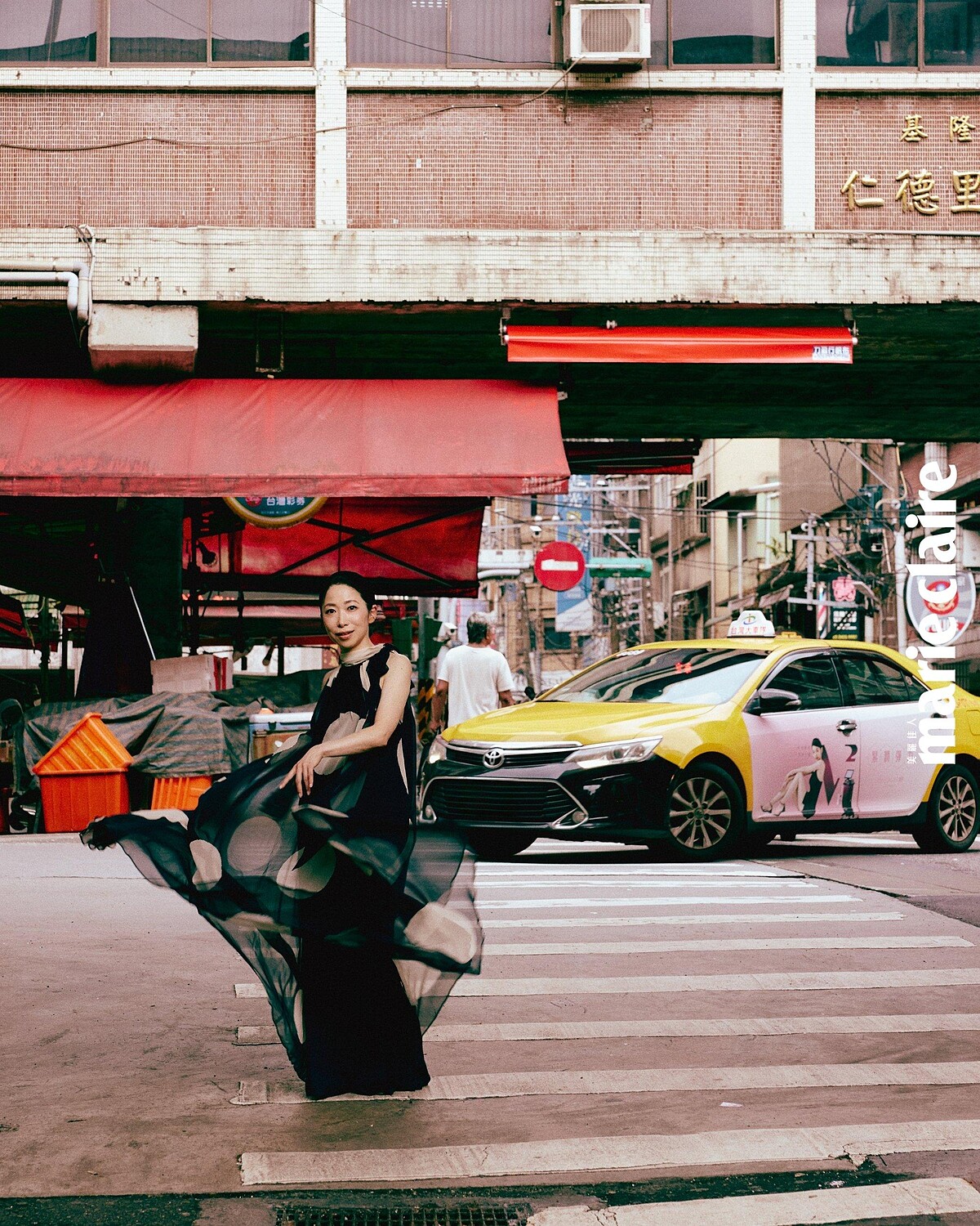 絲質波點洋裝,Max Mara。攝影/Weslie Wei