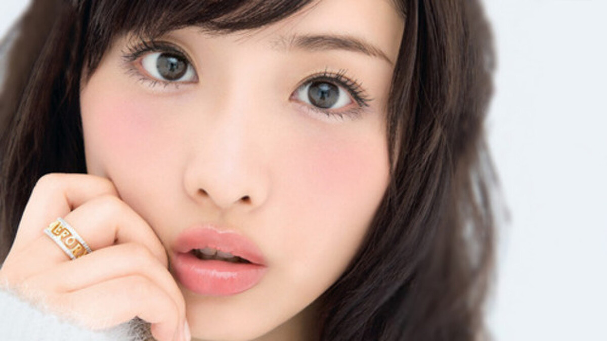 石原聰美減法化妝:只強調眉眼唇的自然妝感