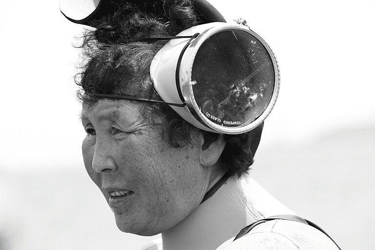 韓國濟州牛島海女與大海共生的身影