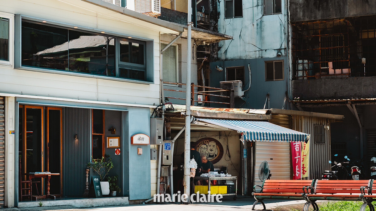 嶼我就在正濱漁港、名店炭烤吉古拉旁。