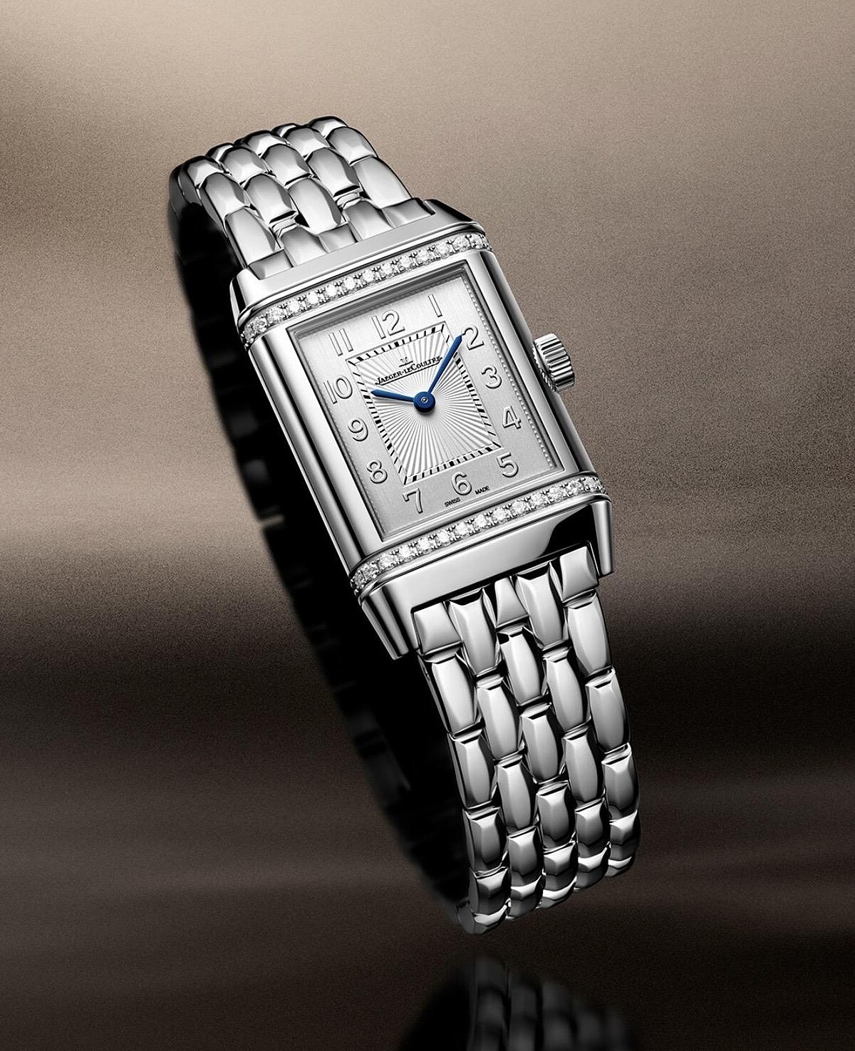 REVERSO CLASSIC MONOFACE ‘ORIGIN’翻轉系列腕錶,錶殼精鋼,32.5毫米 x 16.3毫米 x 7.9毫米,657型石英機芯,參考價: NT$ 261,000