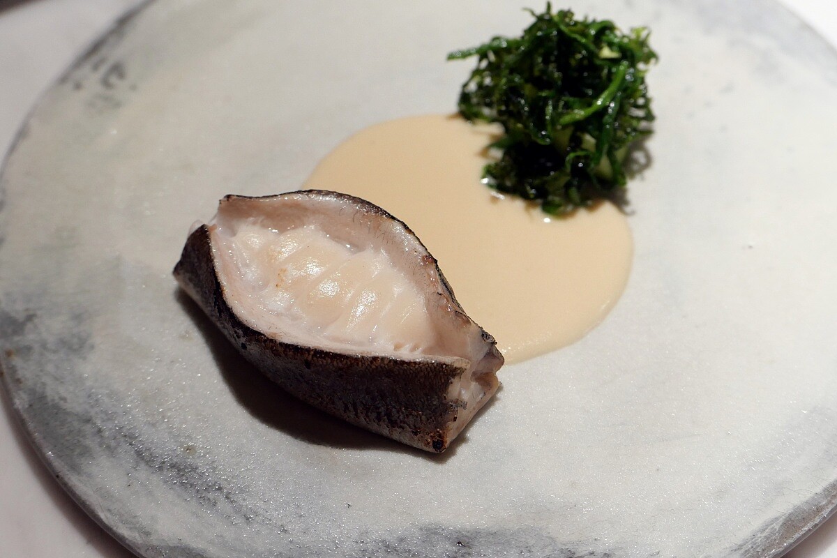 本次菜單選用香魚、鰻魚作為料理食材。