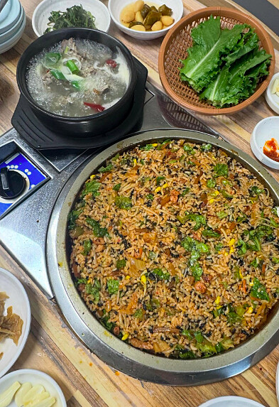BLACKPINK Jisoo帶惠利、鄭好娟一起去吃的現宰土鴨肉「山城花園」(Photo/IG@sooyaaa__)。