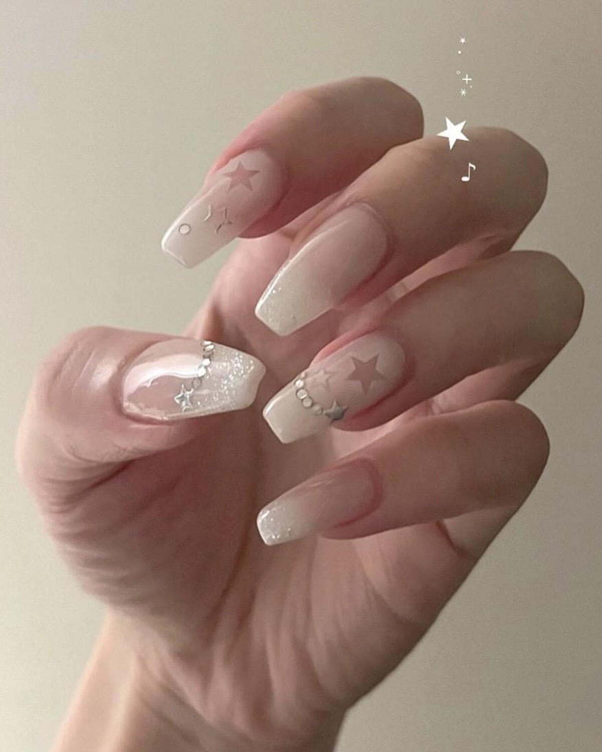 Photo/ IG @nail_mina37