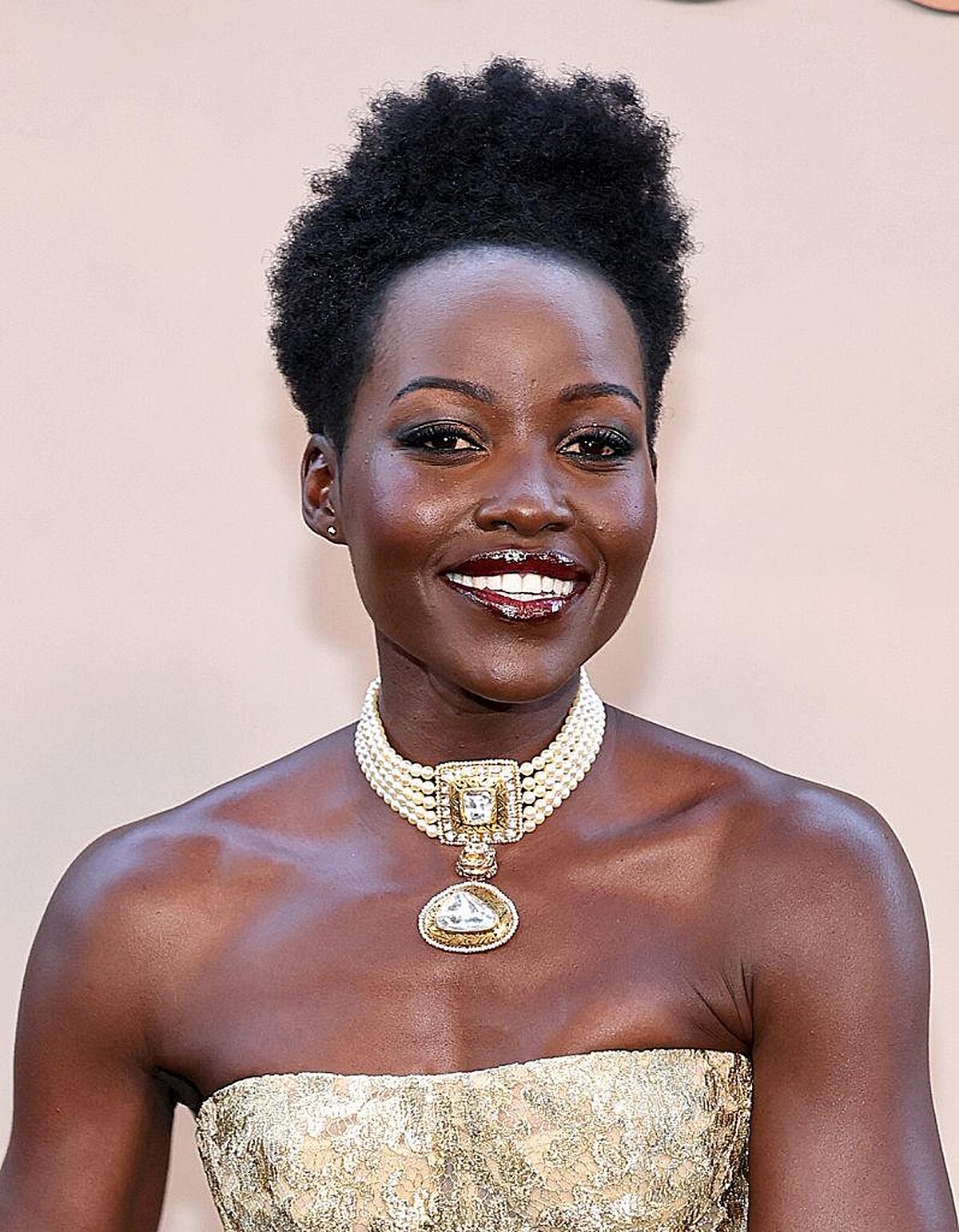 奧斯卡最佳女配角露琵塔尼詠歐 Lupita Nyong'o 在片中飾演海倫