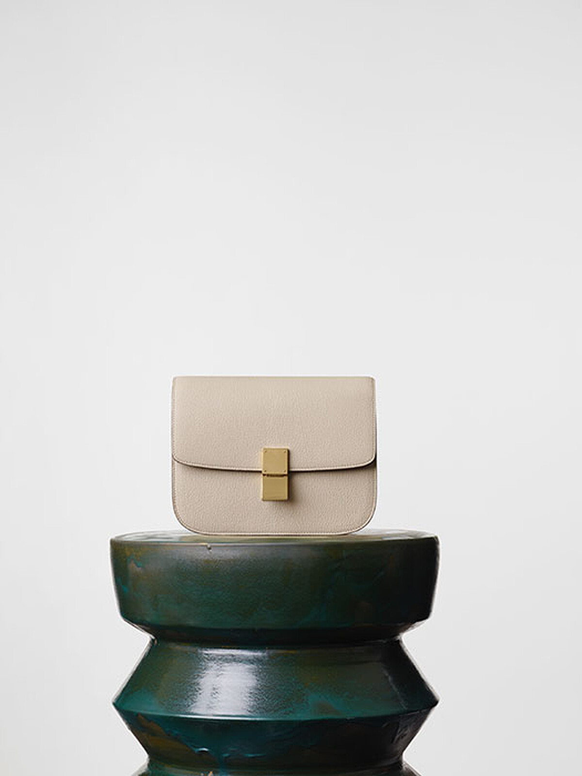 CELINE Classic Box 沙丘白山羊皮肩背手拿包