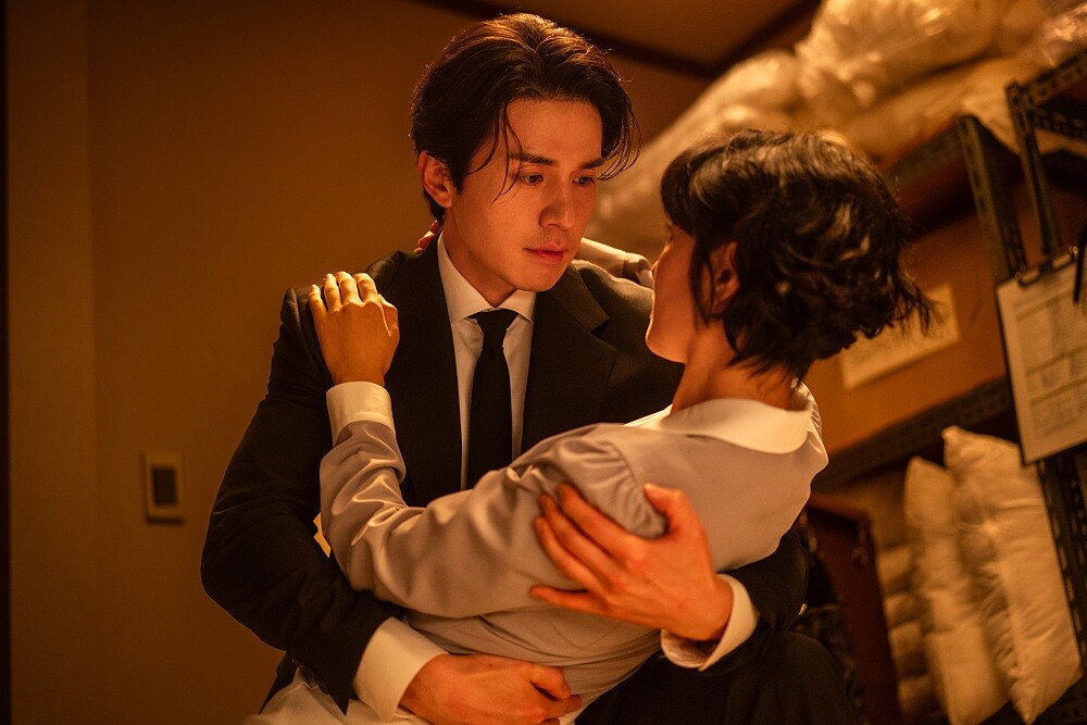 《殺人者的購物中心2》片場李棟旭與玄理對手戲