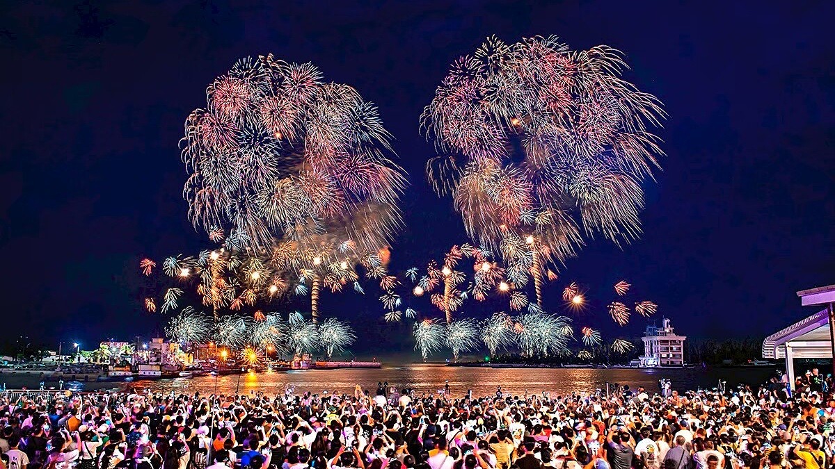 2026台南將軍吼音樂節攻略!13組卡司、6分鐘絢爛煙火秀,成暑假必朝聖濱海盛典