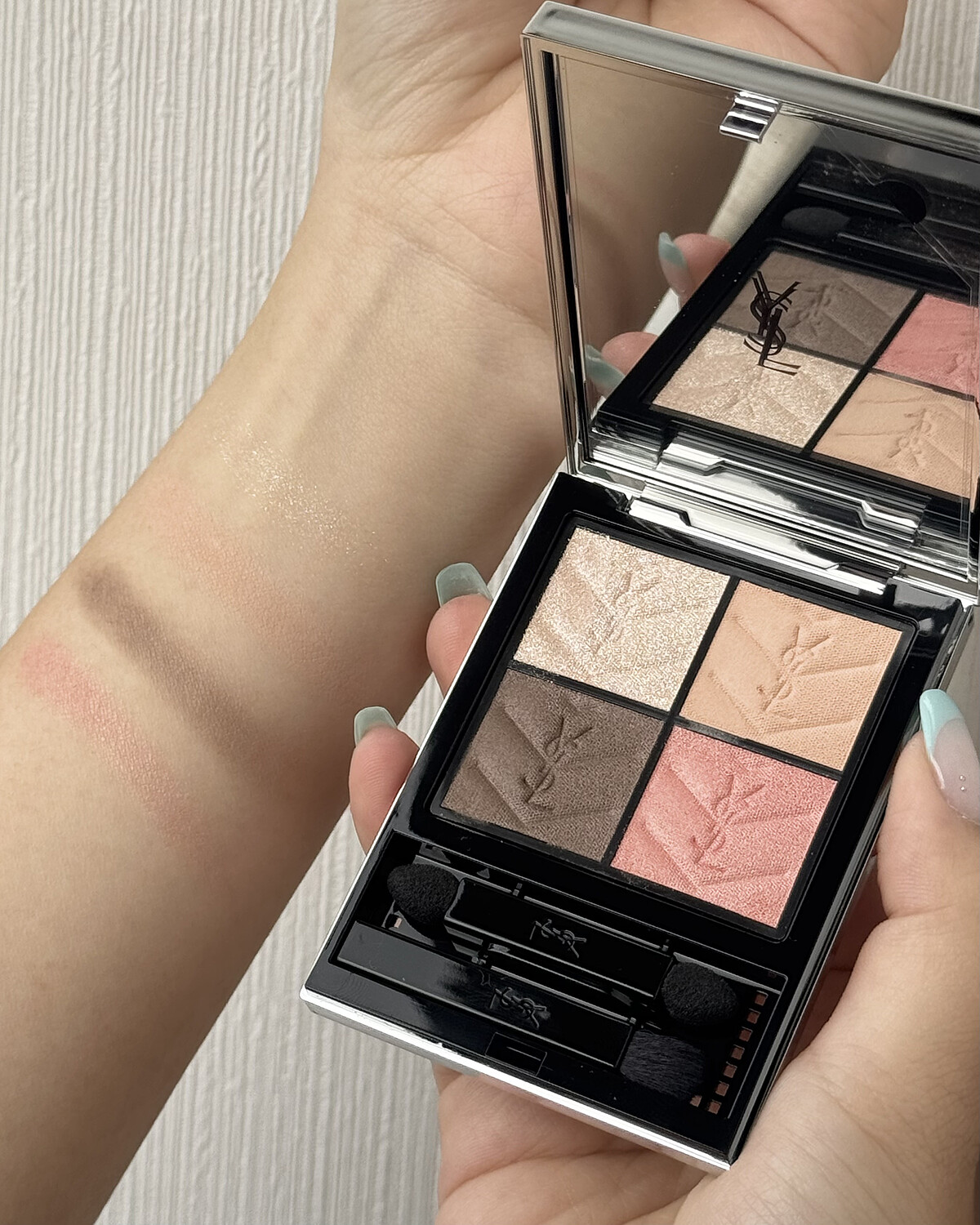 YSL BEAUTY 粉銀高訂系列四色眼影盤限量新色 #826,NT3,100