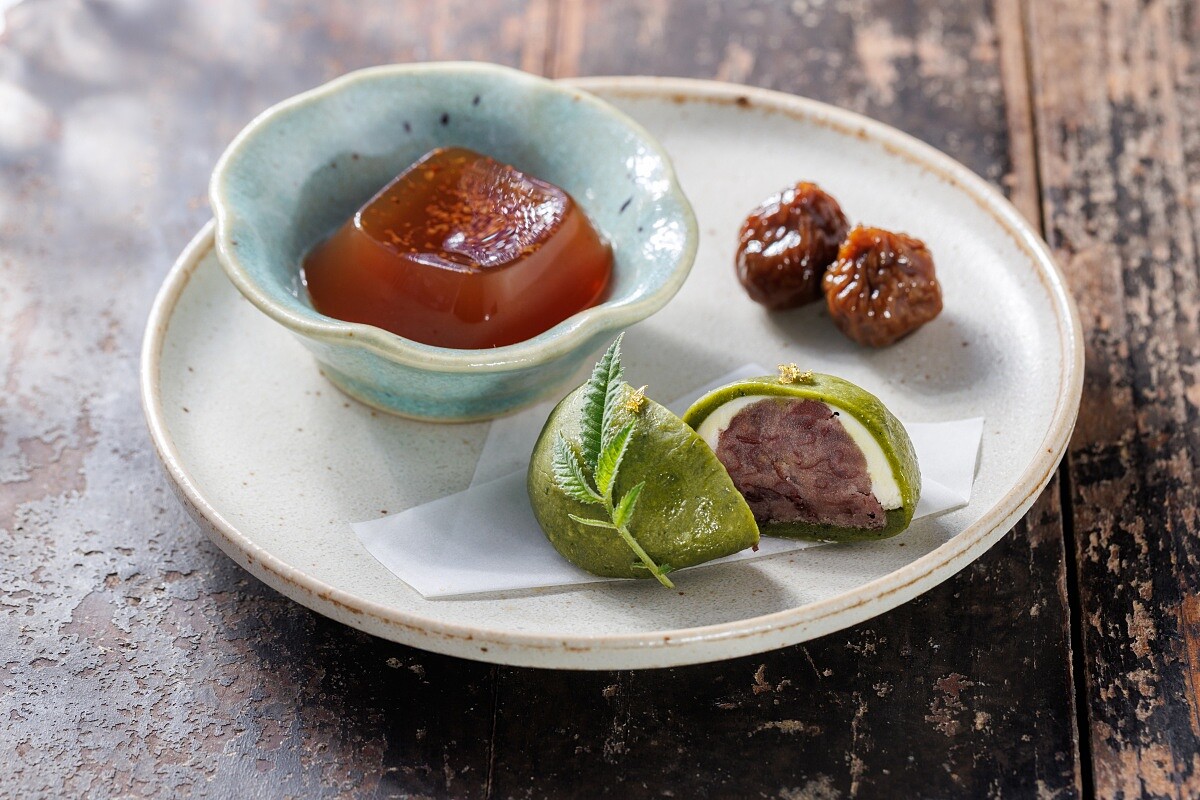 夏日甘味三品透過茶香、果香與抹茶甘韻,為盛夏饗宴畫下完美句點。