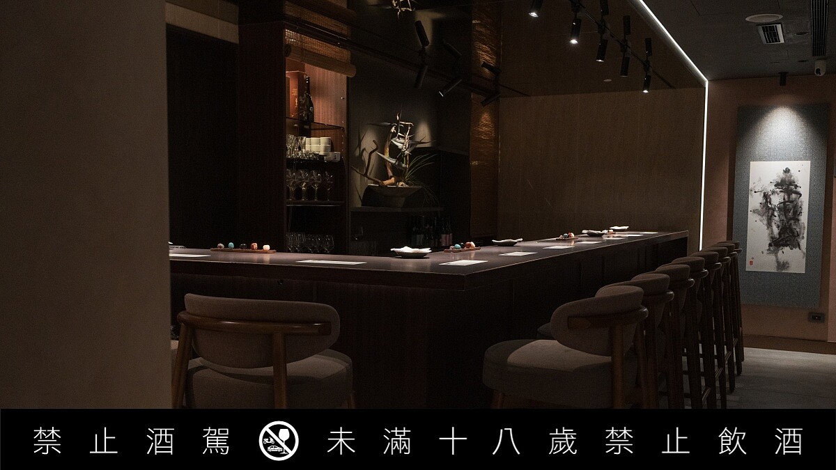臺北女性友善清酒舖推薦！「和庵清酒舖」進駐晶華酒店：首創五行心情選酒、單杯180元起輕鬆微醺