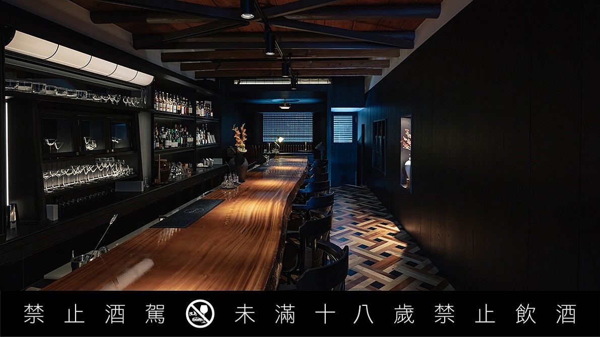 臺南酒吧推薦「Classics by Swallow」：從氣氛到冰塊，把極致的細節藏在一杯Highball裡