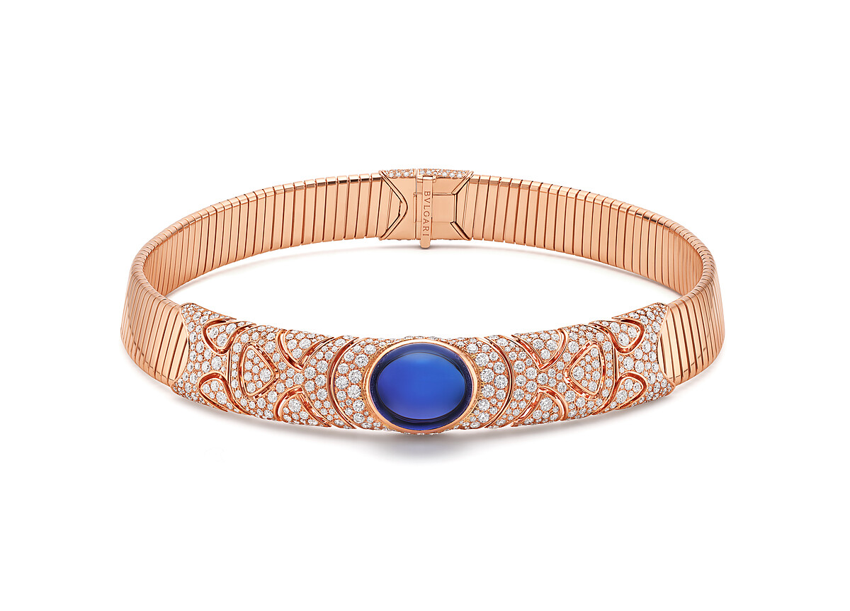 BVLGARI Tubogas系列 頂級玫瑰金坦桑石與鑽石項鍊 頂級玫瑰金項鍊,鑲嵌1顆橢圓形蛋面切割坦桑石(重約30.52克拉)與密鑲鑽石(D-F IF-VVS總重約9.50克拉)。