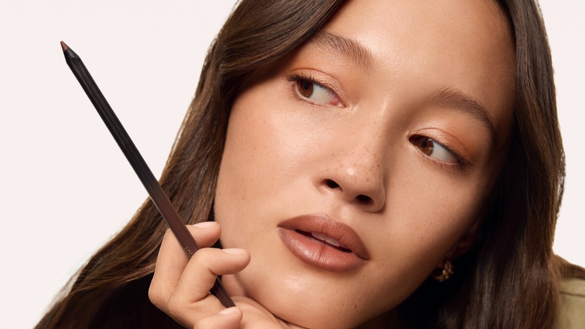 La Beauté Louis Vuitton推出LV CRAYON唇線筆。